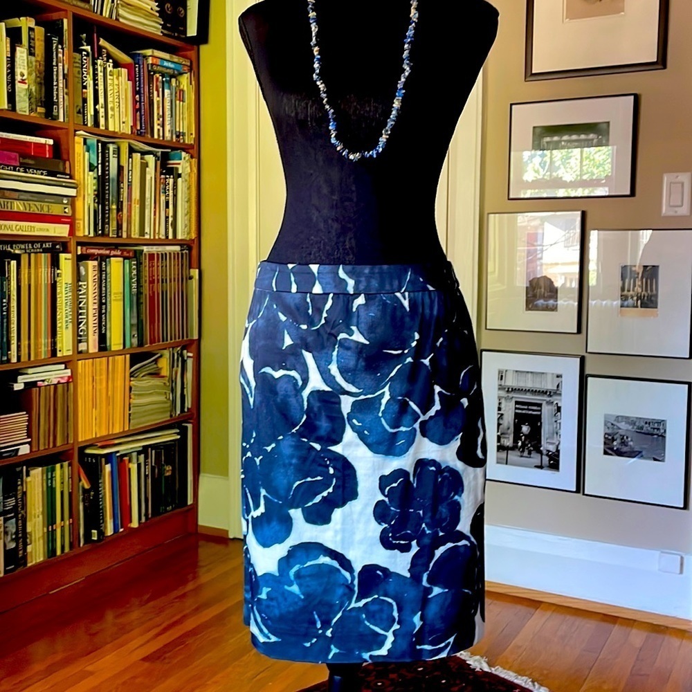 J. Crew 💯 Stretch Cotton A-Line Flower Skirt Size 2